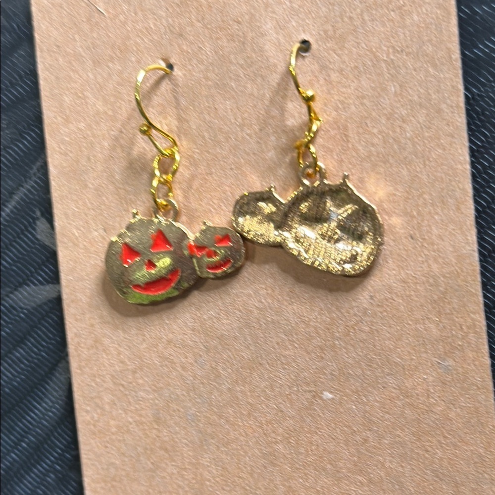 Jack-O-Lantern Pumpkin Gold Tone & Orange Dangle Earrings NWT HANDCRAFTED - Picture 5 of 6